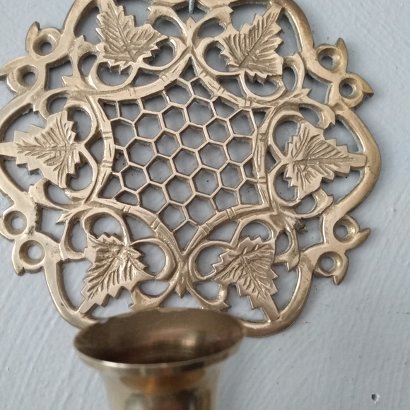 Brass Ornate Leaves honeycomb wall Candleholders - Picture 7 of 15